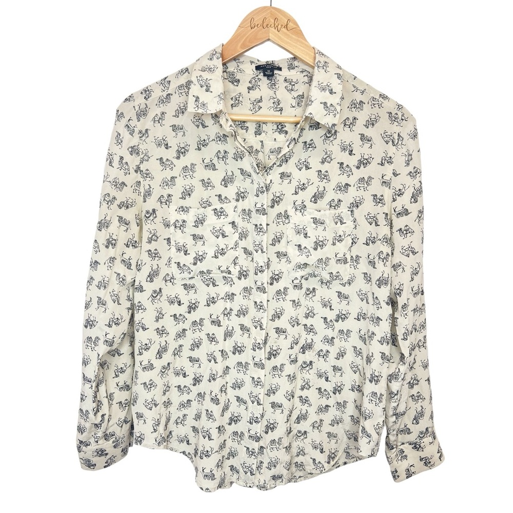 Ann Taylor novelty print camels silk button front shirt cream size medium